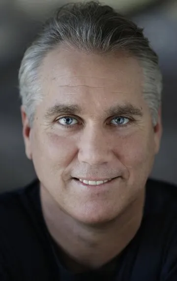 Фотография актёра Дэмиен Гарви