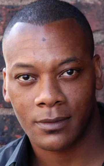 Фотография актёра Эрик Ларей Харви