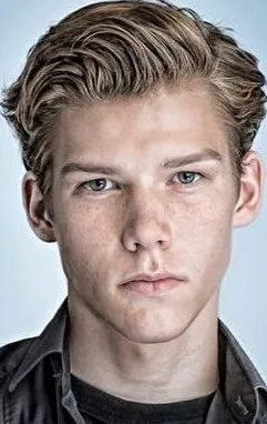 Фотография актёра Джулиан Каллен