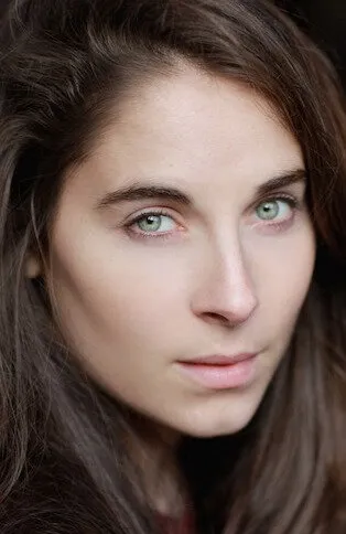 Фотография актёра Люси Итон