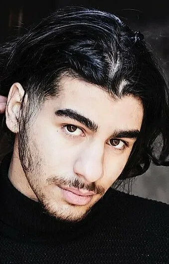 Фотография актёра Догухан Кабадайи