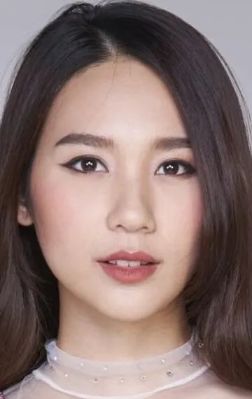 Фотография актёра Нариля Гулмонгколпеч