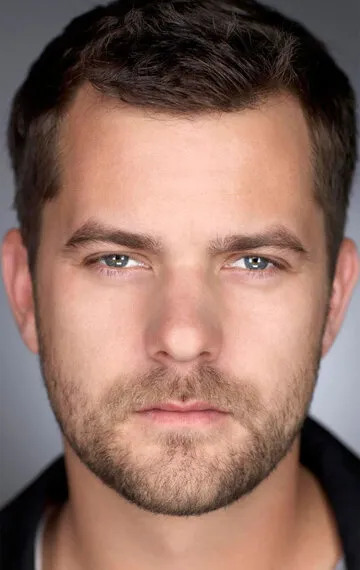 Фотография актёра Джошуа Джексон