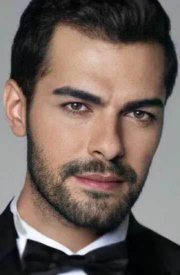 Фотография актёра Гёкберк Йилдырым