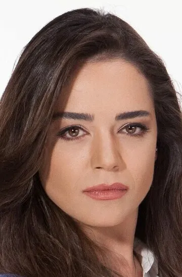 Фотография актёра Ипек Карапынар