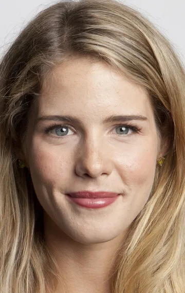 Фотография актёра Эмили Бетт Рикардс