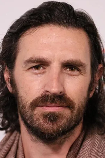 Фотография актёра Оуэн Мэкен