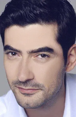 Фотография актёра Али Пынар