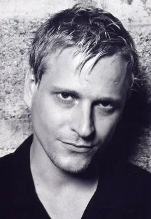 Фотография актёра Йонас Мальмшё