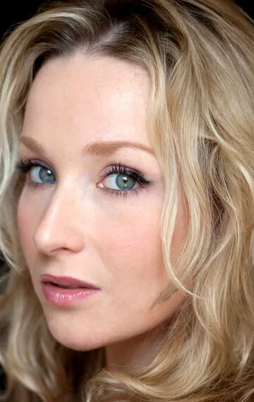 Фотография актёра Эми Бет Хэйес