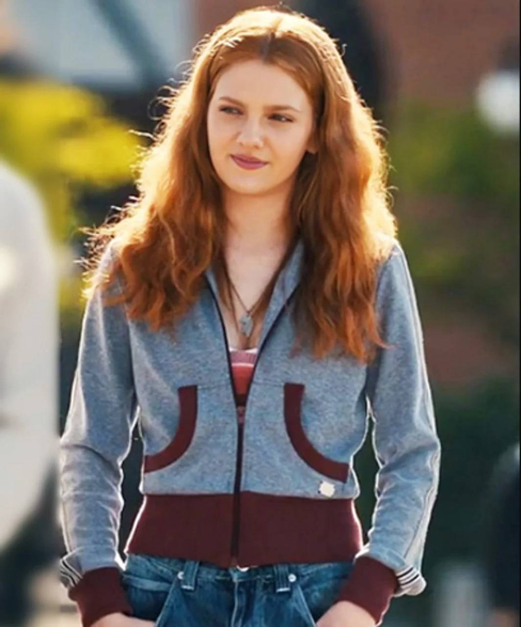 Постер Второй сезон сериала «Девушка-Гик» запущен в работу