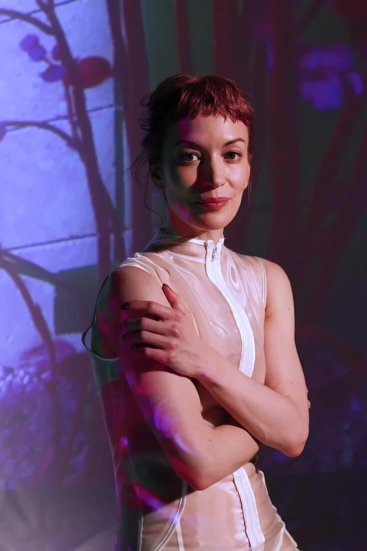 Постер Звезда «Разделения» Бритт Лоуэр: «Это шоу о том, что делает нас людьми»